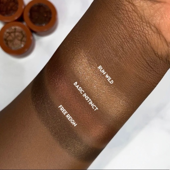 Colourpop Free Reign Super Shock Shadow - Picture 3 of 6